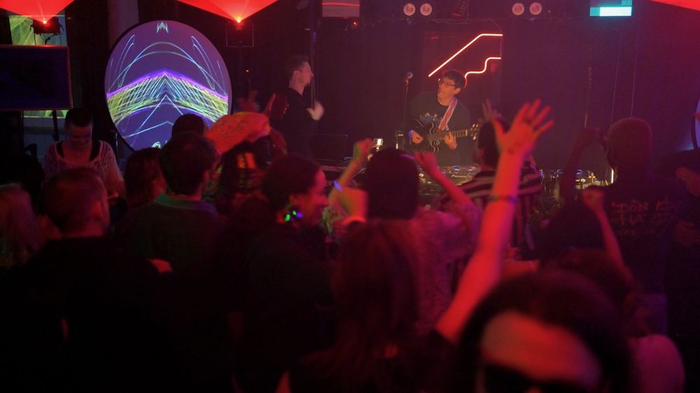 Bloom Phest crowd — Subwilder live